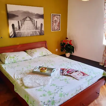 Apartment The Royal Square Cetinje Exterior photo
